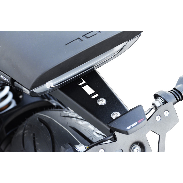 SUPPORT PLAQUE AVEC ECLAIREUR HUSQVARNA 701 VITPILEN (18-21)